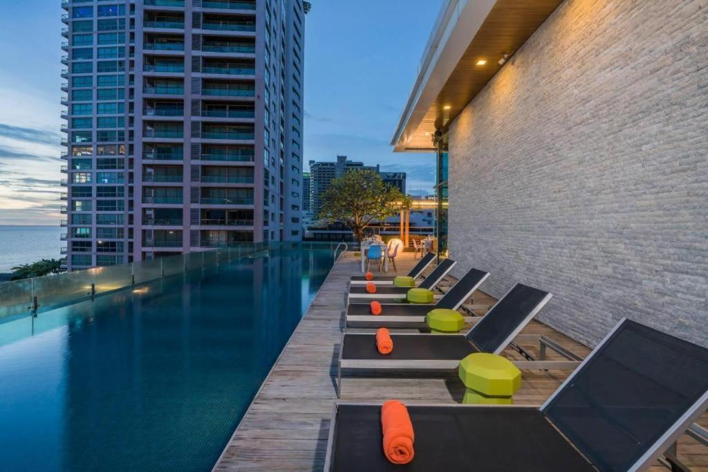 Seven Zea Chic Hotel Pattaya Exteriör bild