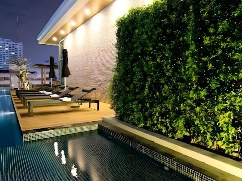 Seven Zea Chic Hotel Pattaya Exteriör bild