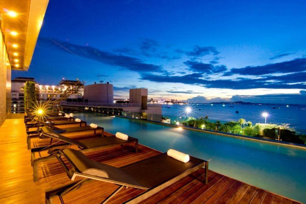 Seven Zea Chic Hotel Pattaya Exteriör bild